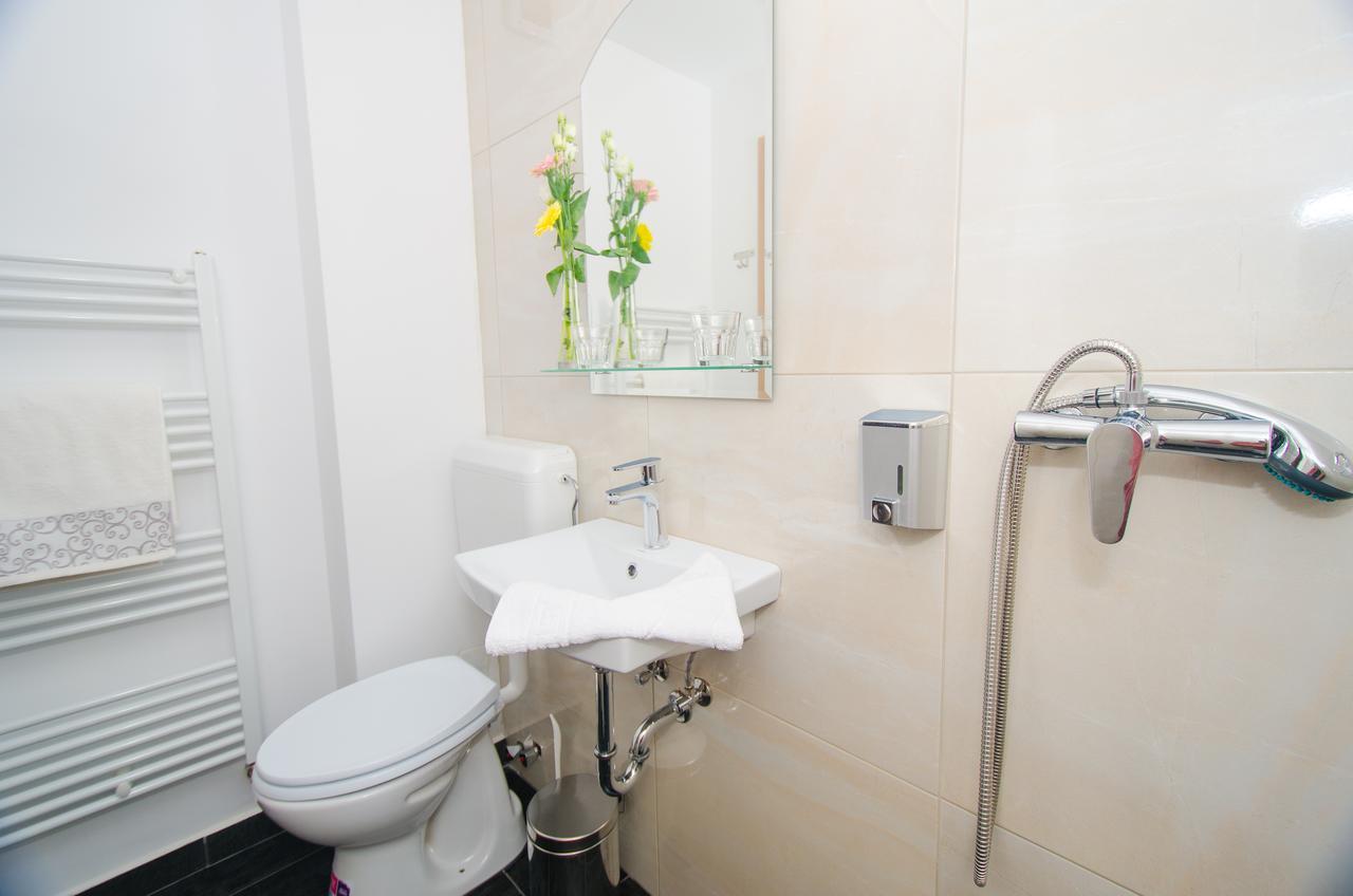 Hotel Eka Sebeş Extérieur photo