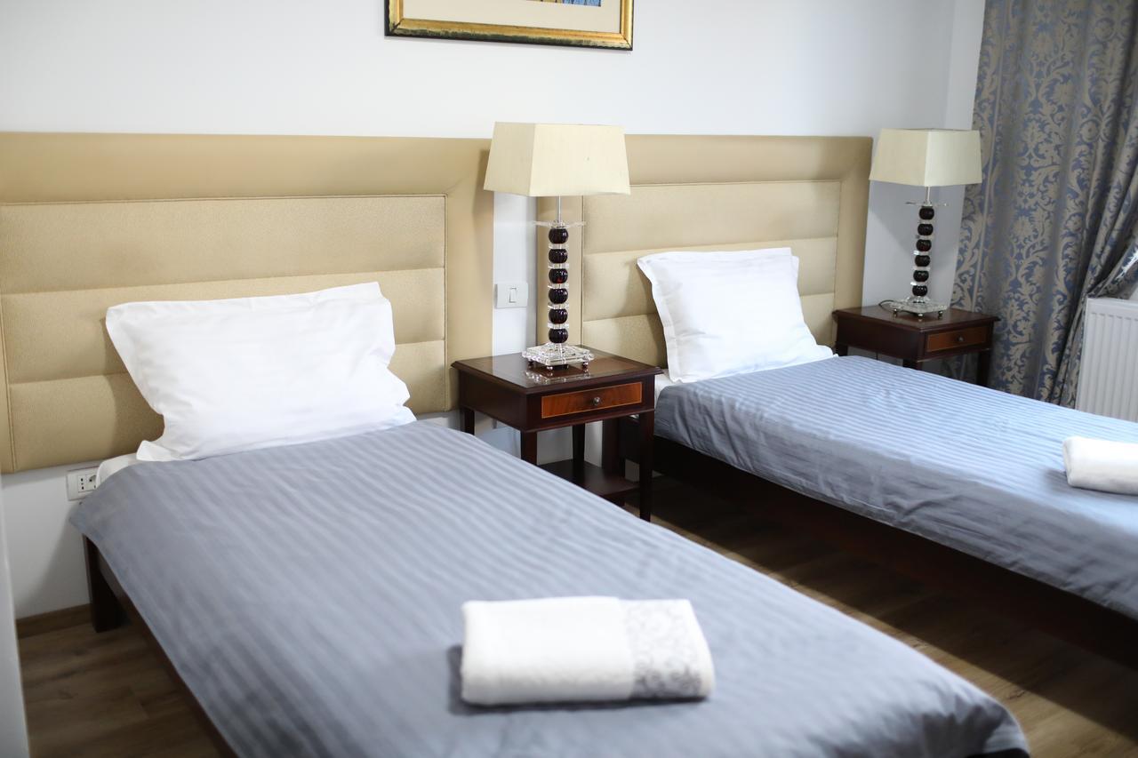Hotel Eka Sebeş Extérieur photo