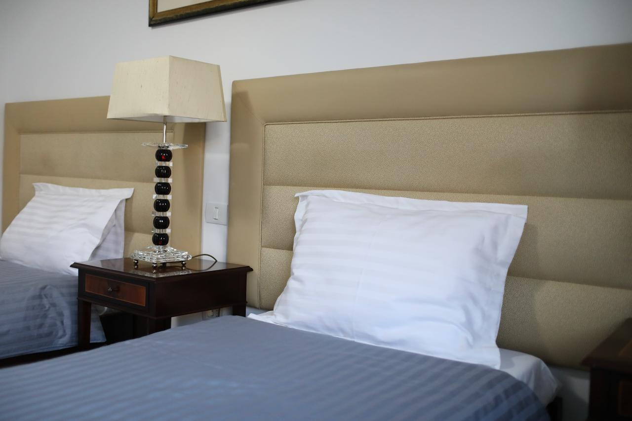 Hotel Eka Sebeş Extérieur photo