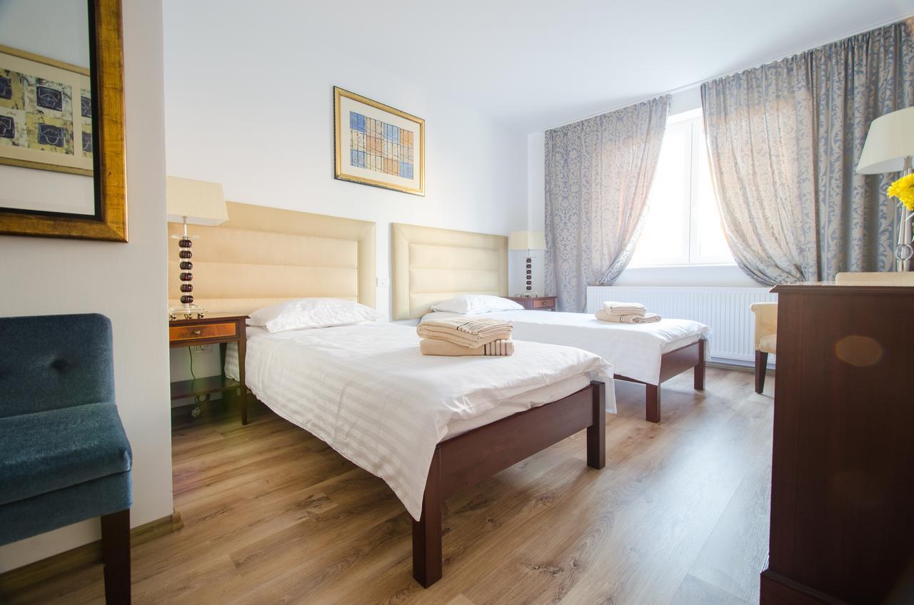 Hotel Eka Sebeş Extérieur photo