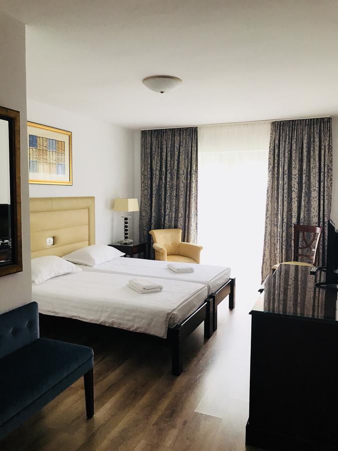 Hotel Eka Sebeş Extérieur photo
