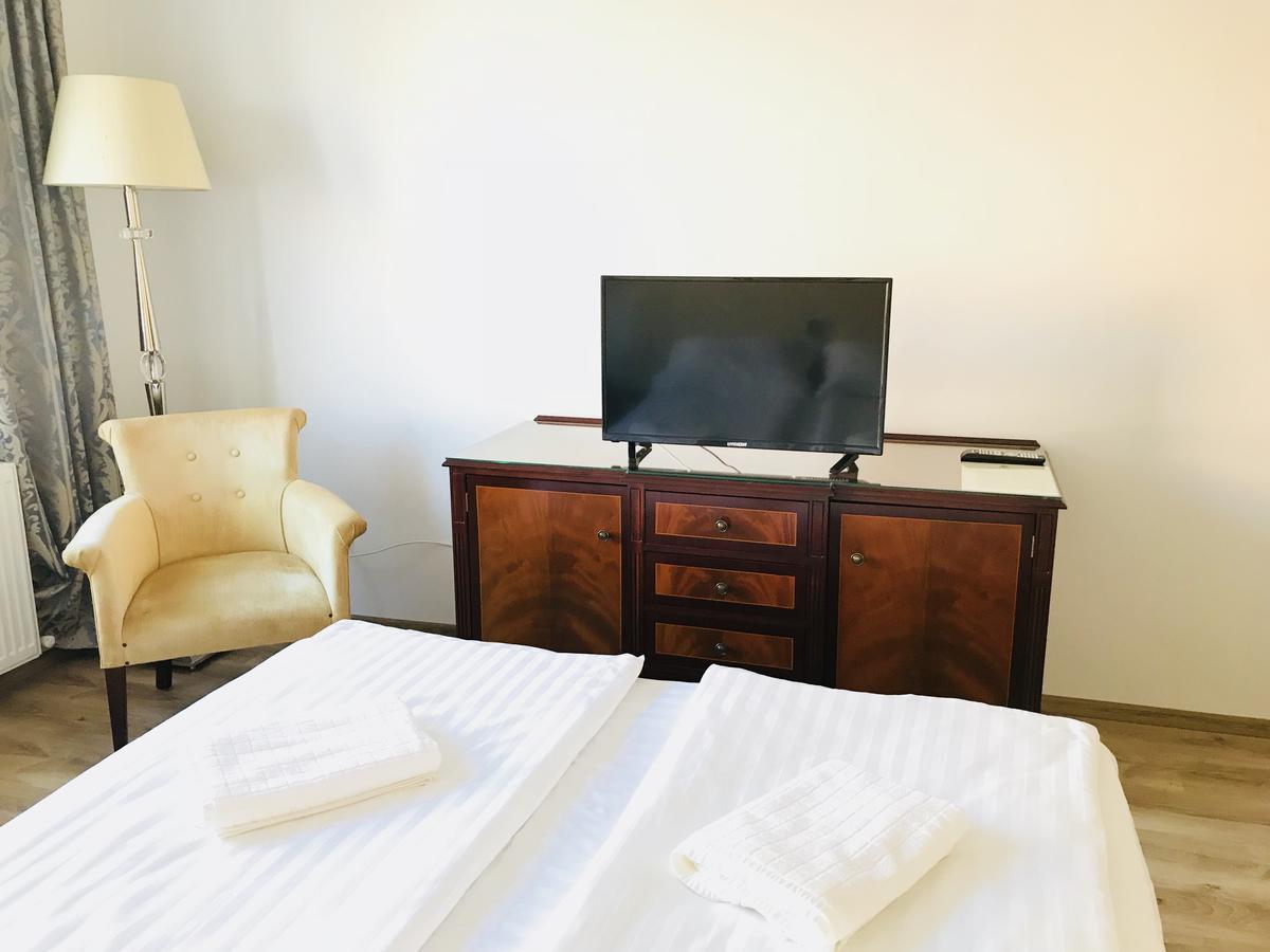 Hotel Eka Sebeş Extérieur photo